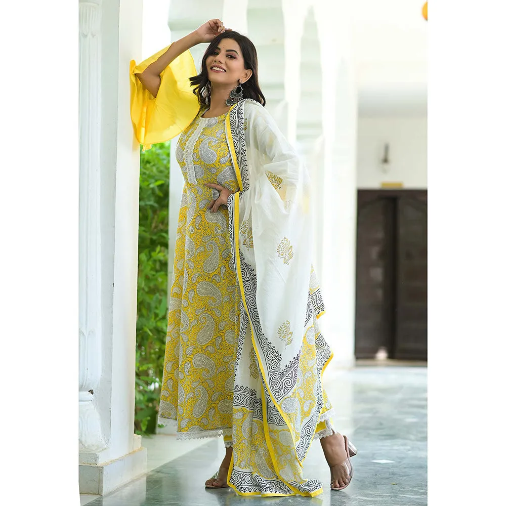 Hatheli Sunlight Dazzled Hand Block Printed Suit (Set of 3)